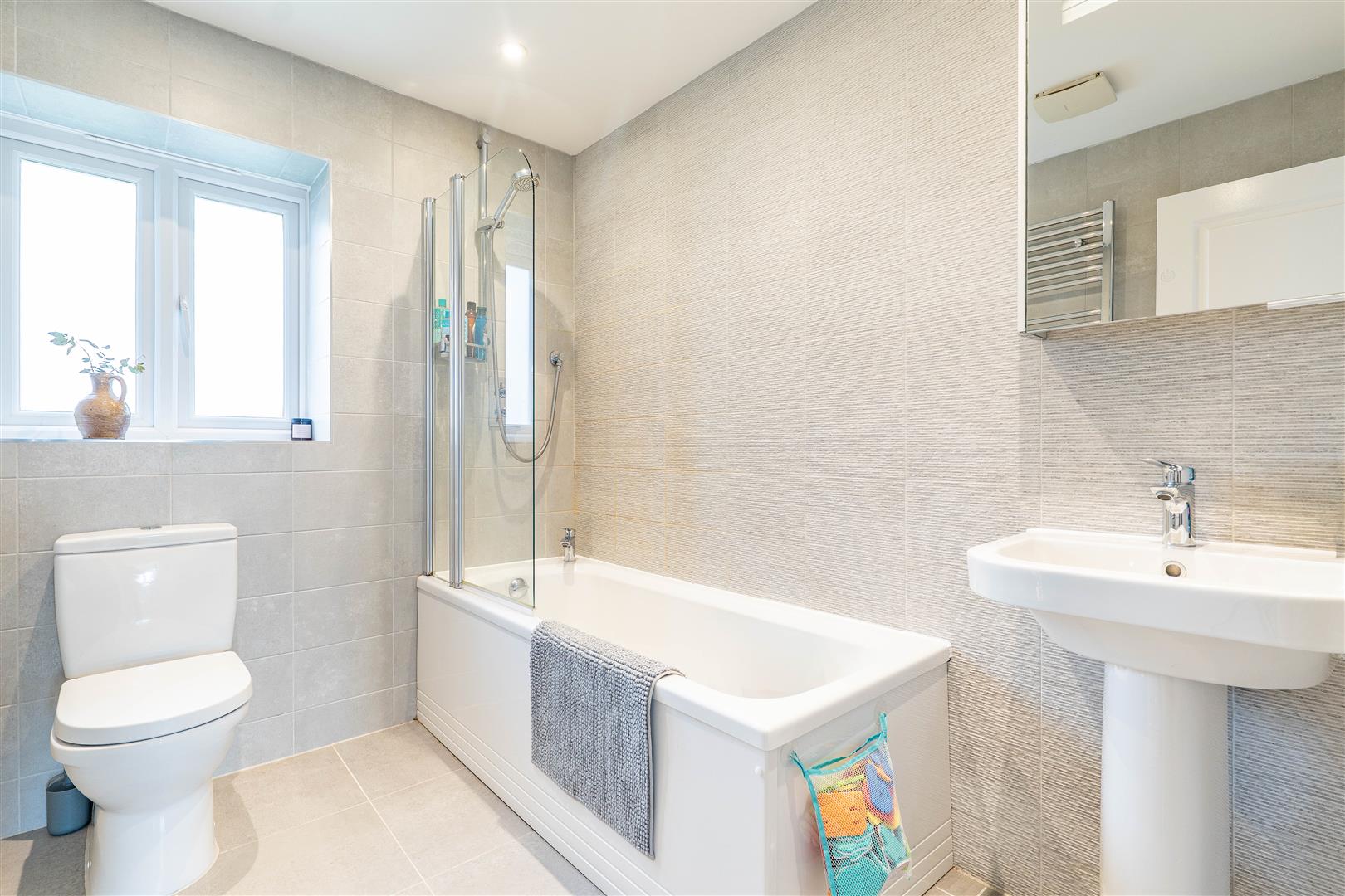 4 bed property in College Drive, Bolton